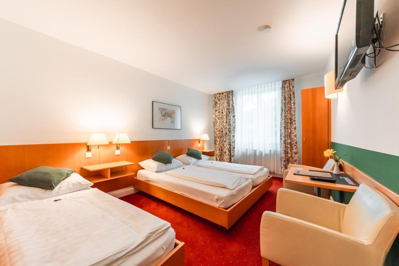 Dreibettzimmer